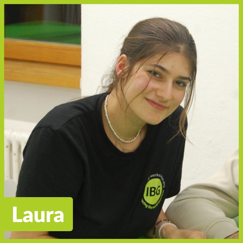 Laura (2)